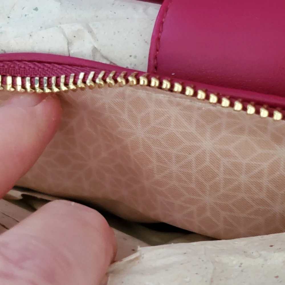 Time and Tru recycled materials puffer quilted camera bag crossbody bag magenta